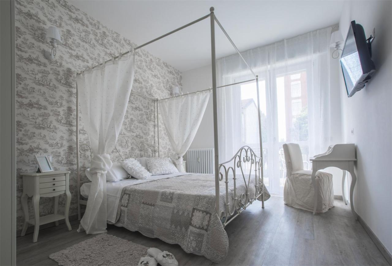 Lilly Chic Monza Bed & Breakfast エクステリア 写真